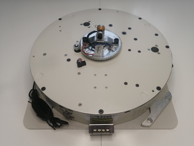 Лифт для люстры до 300 кг Lifter-300RF с функцией вращения на 360° (трос 7-10 м) Лифт для люстры до 300 кг Lifter-300RF с функцией вращения на 360° (трос 7-10 м)